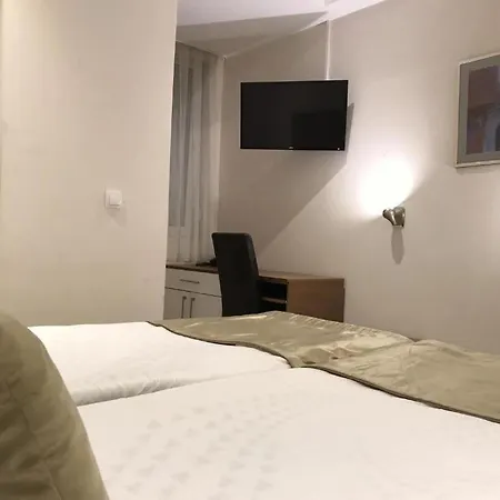 S San 노비파자르